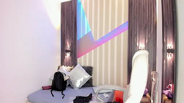 emily layton online show from November 2025 02:29:02 PM