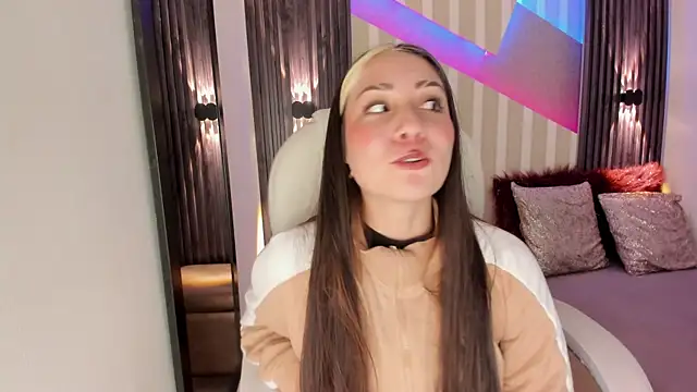 emily layton online show from September 2025 02:23:01 PM