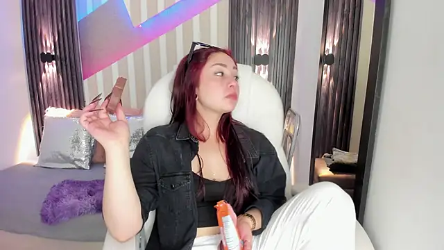 emily layton online show from November 2025 02:43:02 PM