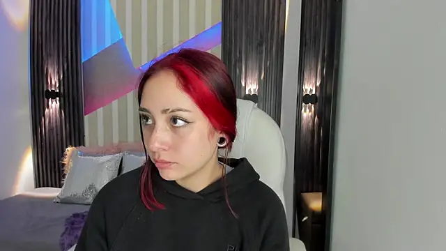 emily layton online show from October 2025 01:52:01 PM