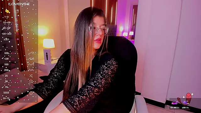 Snapshot of SEXMILLA_ chatting on September 2025 10:43:01 PM SEXMILLA  online show from September 2025 10:43:01 PM