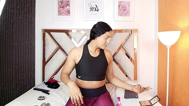 Alison Chan  online show from November 2025 03:05:01 PM