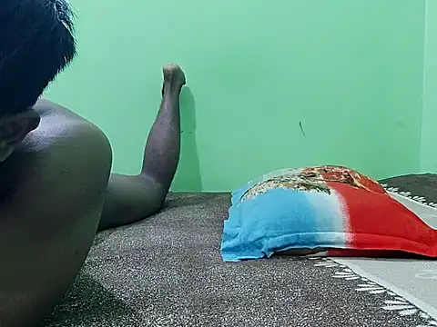 Snapshot of HunkyAriyan chatting on October 2025 06:33:01 PM HunkyAriyan online show from October 2025 06:33:01 PM