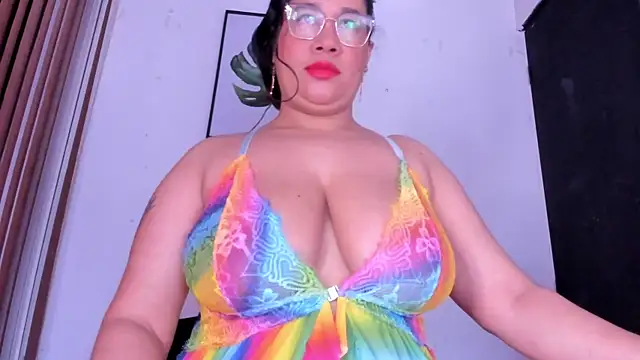 Snapshot of alondrabigtits chatting on June 2026 12:06:02 PM alondrabigtits online show from June 2026 12:06:02 PM