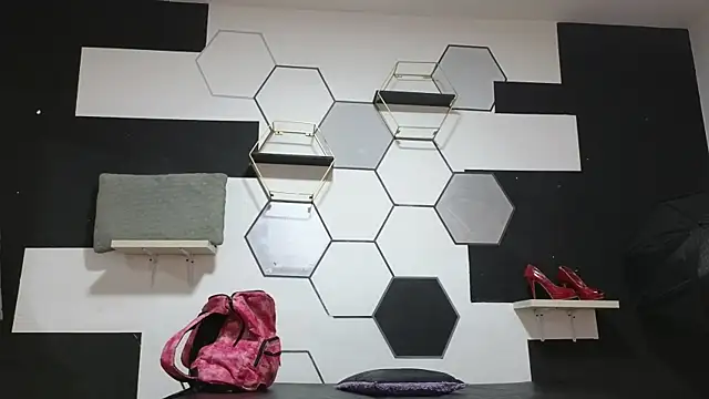 alondrabigtits online show from September 2025 11:10:02 AM