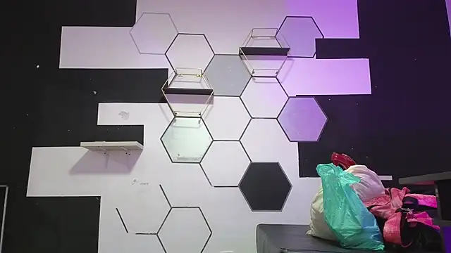 alondrabigtits online show from October 2025 12:17:01 PM