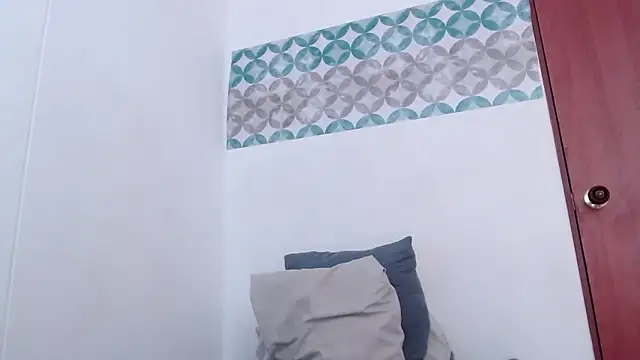 Snapshot of Aria_smith01 chatting on February 2026 01:33:01 PM Aria smith01 online show from February 2026 01:33:01 PM