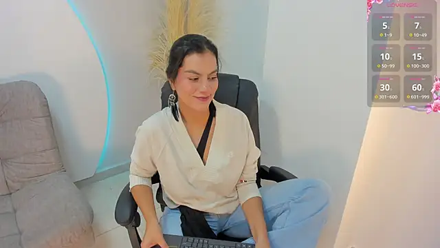 Ada Monroe10 online show from October 2025 01:26:02 PM