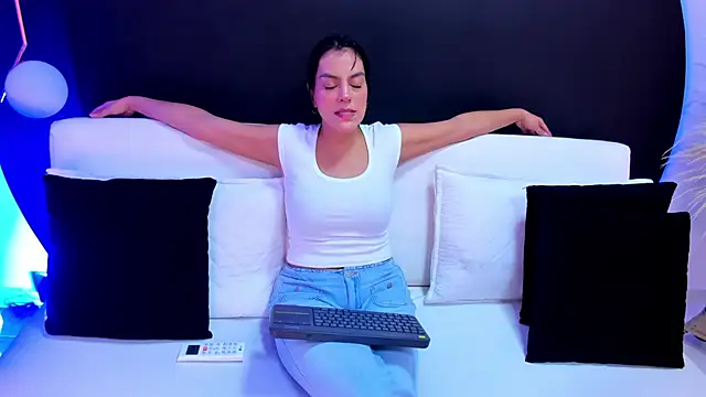 Ada Monroe10 online show from March 2026 01:45:01 PM