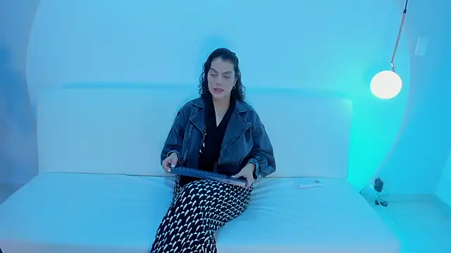 Ada Monroe10 online show from January 2026 01:49:02 PM