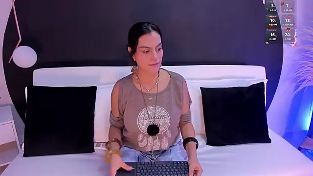 Ada Monroe10 online show from April 2026 01:40:01 PM