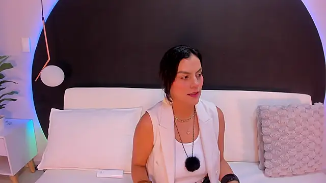 Ada Monroe10 online show from April 2026 01:51:01 PM