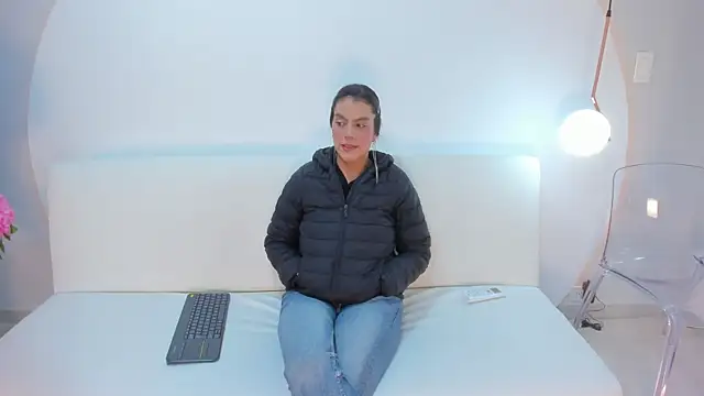 Ada Monroe10 online show from January 2026 01:37:02 PM