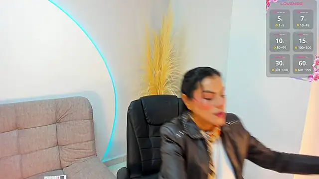 Ada Monroe10 online show from October 2025 01:45:01 PM
