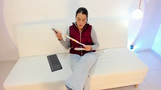 Snapshot of Ada_Monroe10 chatting on November 2025 01:48:01 PM Ada Monroe10 online show from November 2025 01:48:01 PM