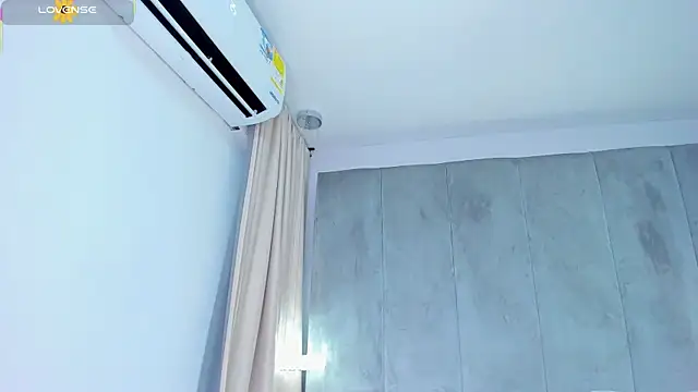 tifanyhills  online show from February 2026 09:06:02 PM