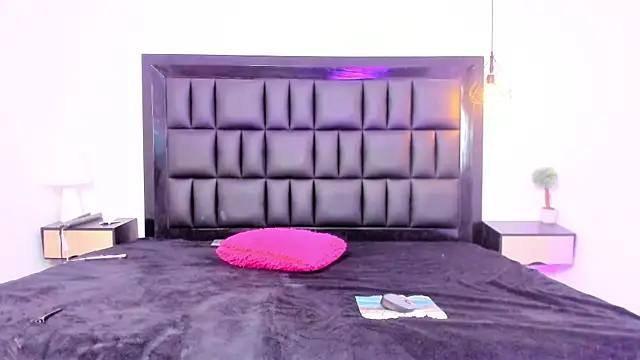 MIA SOPHIA1 online show from September 2025 05:14:01 AM