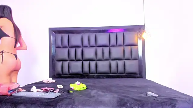 MIA SOPHIA1 online show from September 2025 05:03:01 AM