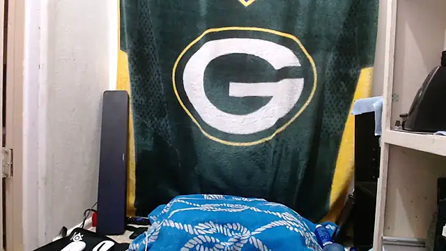 Snapshot of Apeezy14 chatting on January 2025 08:40:02 AM Apeezy14 online show from January 2025 08:40:02 AM