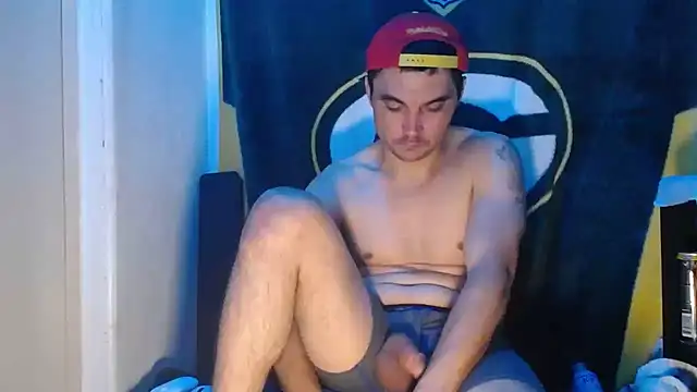 Snapshot of Apeezy14 chatting on January 2025 10:01:01 AM Apeezy14 online show from January 2025 10:01:01 AM