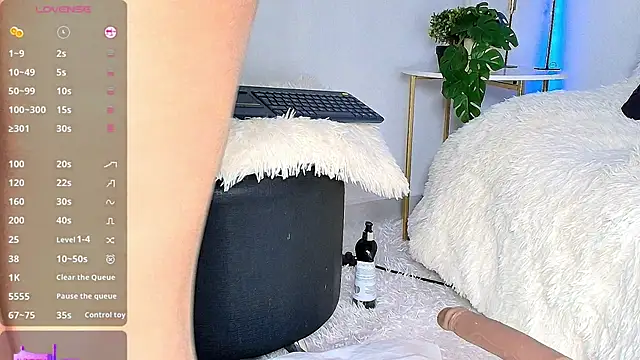 Snapshot of Alba_Olimpo chatting on June 2026 05:41:01 PM Alba Olimpo online show from June 2026 05:41:01 PM