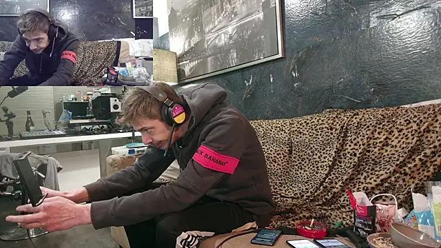 Snapshot of Doggyray44 chatting on February 2025 05:38:01 AM Doggyray44 online show from February 2025 05:38:01 AM