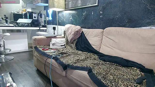 Snapshot of Doggyray44 chatting on January 2025 07:45:01 PM Doggyray44 online show from January 2025 07:45:01 PM