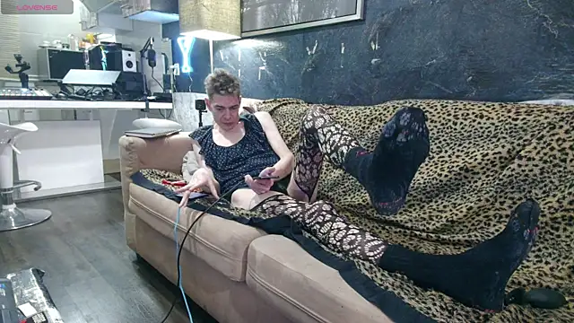 Snapshot of Doggyray44 chatting on January 2025 01:51:02 AM Doggyray44 online show from January 2025 01:51:02 AM