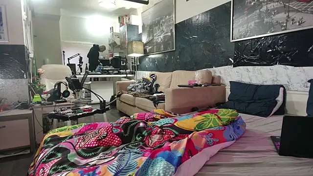 Snapshot of Doggyray44 chatting on March 2025 06:16:01 AM Doggyray44 online show from March 2025 06:16:01 AM