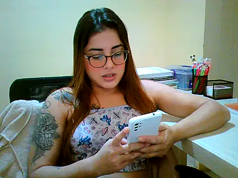 maliamiller online show from September 2025 12:05:01 AM