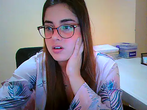 Snapshot of maliamiller chatting on November 2025 11:22:02 AM maliamiller online show from November 2025 11:22:02 AM