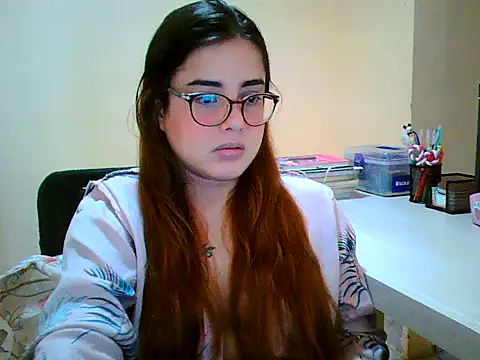 Snapshot of maliamiller chatting on October 2025 11:44:02 PM maliamiller online show from October 2025 11:44:02 PM