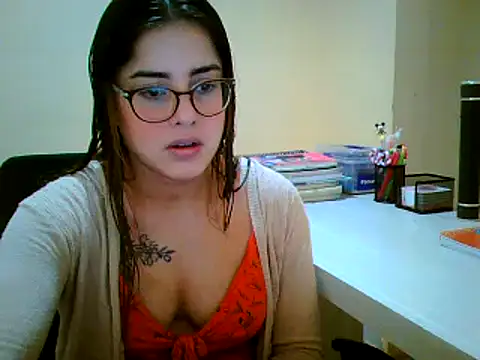 maliamiller online show from September 2025 04:25:02 PM
