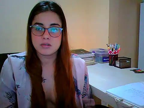 Snapshot of maliamiller chatting on October 2025 08:42:01 PM maliamiller online show from October 2025 08:42:01 PM