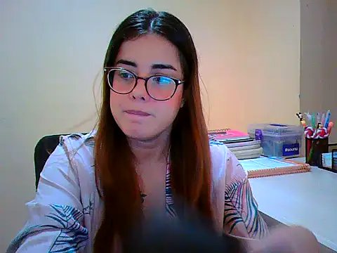 Snapshot of maliamiller chatting on October 2025 06:19:01 PM maliamiller online show from October 2025 06:19:01 PM