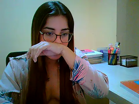 maliamiller online show from October 2025 07:42:02 AM
