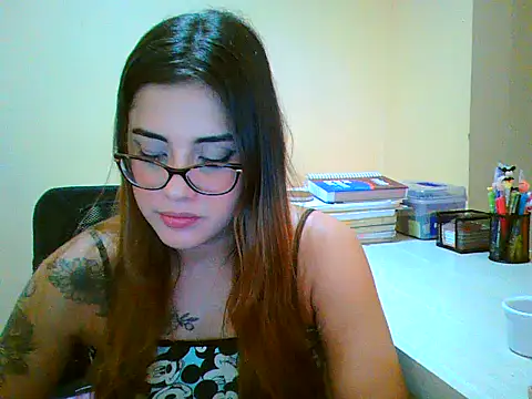 maliamiller online show from February 2026 10:06:02 AM