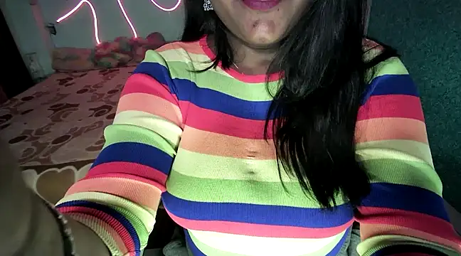 Snapshot of expression_queen chatting on February 2025 06:04:02 PM expression queen online show from February 2025 06:04:02 PM