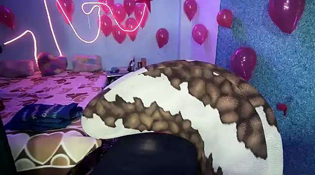 Snapshot of expression_queen chatting on February 2025 02:44:02 PM expression queen online show from February 2025 02:44:02 PM