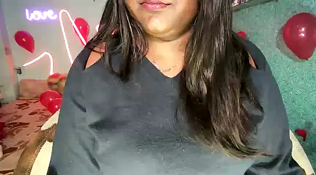 Snapshot of expression_queen chatting on February 2025 03:27:02 PM expression queen online show from February 2025 03:27:02 PM