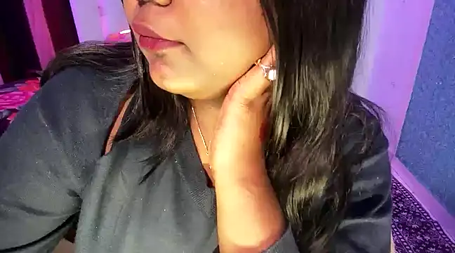 Snapshot of expression_queen chatting on December 2024 09:55:02 PM expression queen online show from December 2024 09:55:02 PM