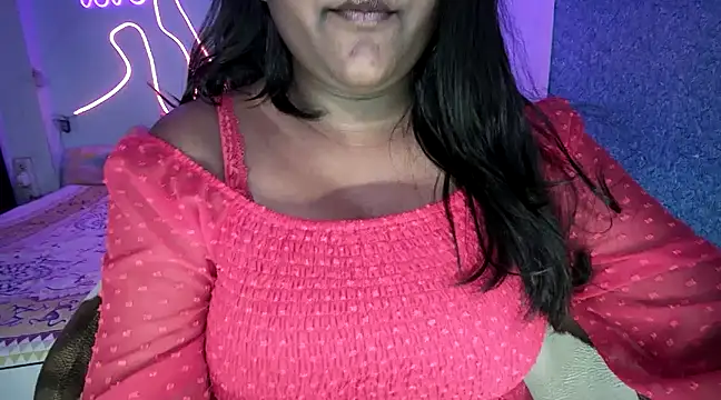 Snapshot of expression_queen chatting on January 2025 05:35:02 PM expression queen online show from January 2025 05:35:02 PM