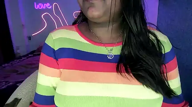 Snapshot of expression_queen chatting on January 2025 05:02:01 PM expression queen online show from January 2025 05:02:01 PM