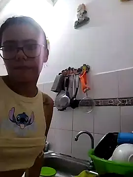 Snapshot of LindsayMoon chatting on December 2025 09:53:02 PM LindsayMoon online show from December 2025 09:53:02 PM