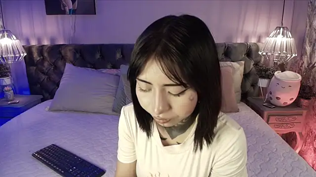 Snapshot of Evangeline_bell chatting on November 2025 07:36:01 PM Evangeline bell online show from November 2025 07:36:01 PM