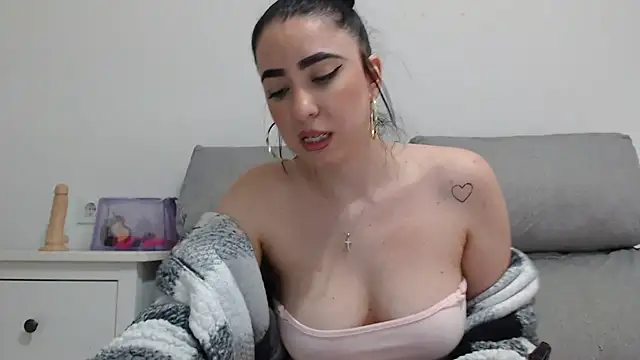 leilacam25 online show from November 2025 03:05:02 PM