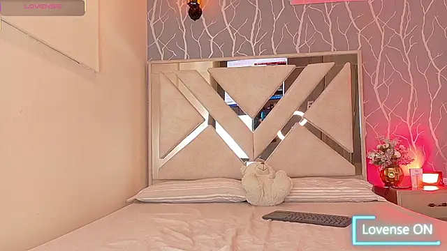 vanessa guzman2 online show from November 2025 12:31:02 PM