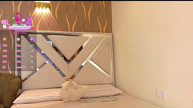 vanessa guzman2 online show from September 2025 01:22:02 PM