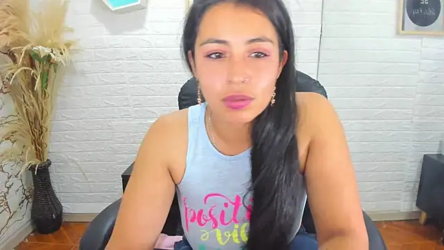 Snapshot of Aisha_09 chatting on February 2025 03:47:01 PM Aisha 09 online show from February 2025 03:47:01 PM