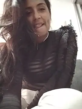Aisha 09 online show from June 2026 08:52:02 PM